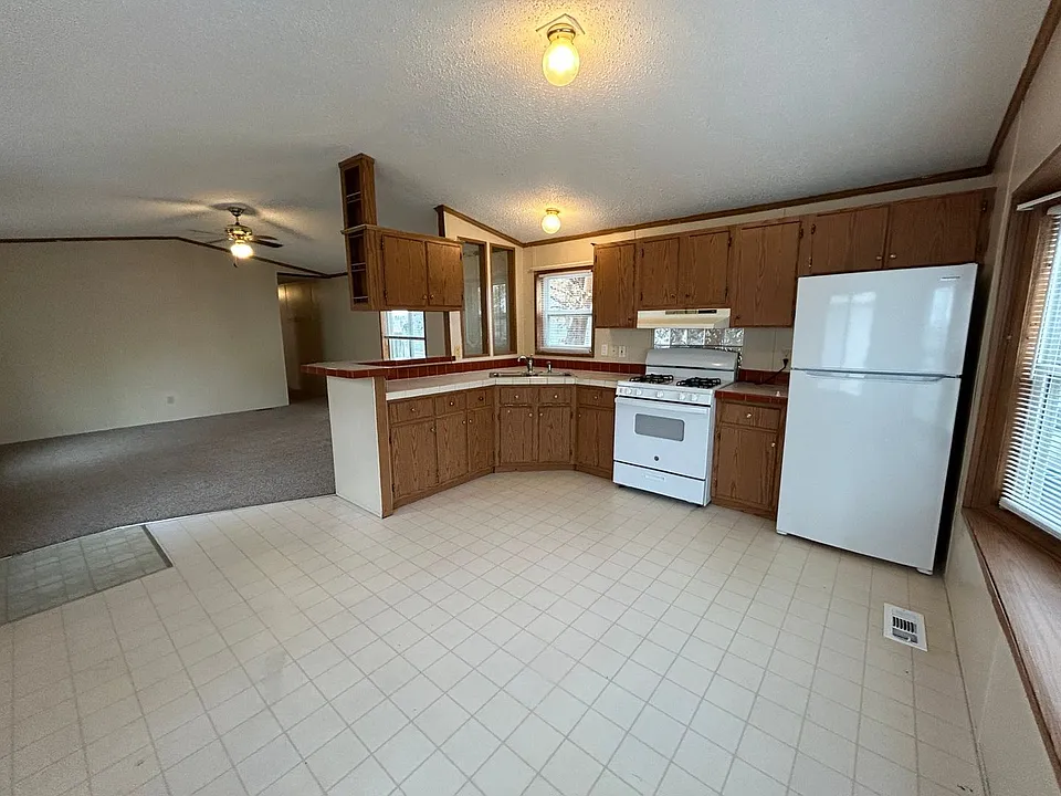 2315 Garnet Ave
