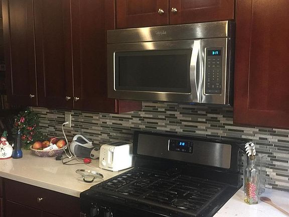 4th image of 2315 Montrose Ave APT 104