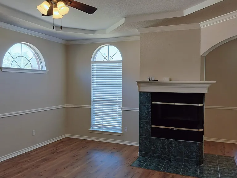 8001 Case Dr — Photo 15