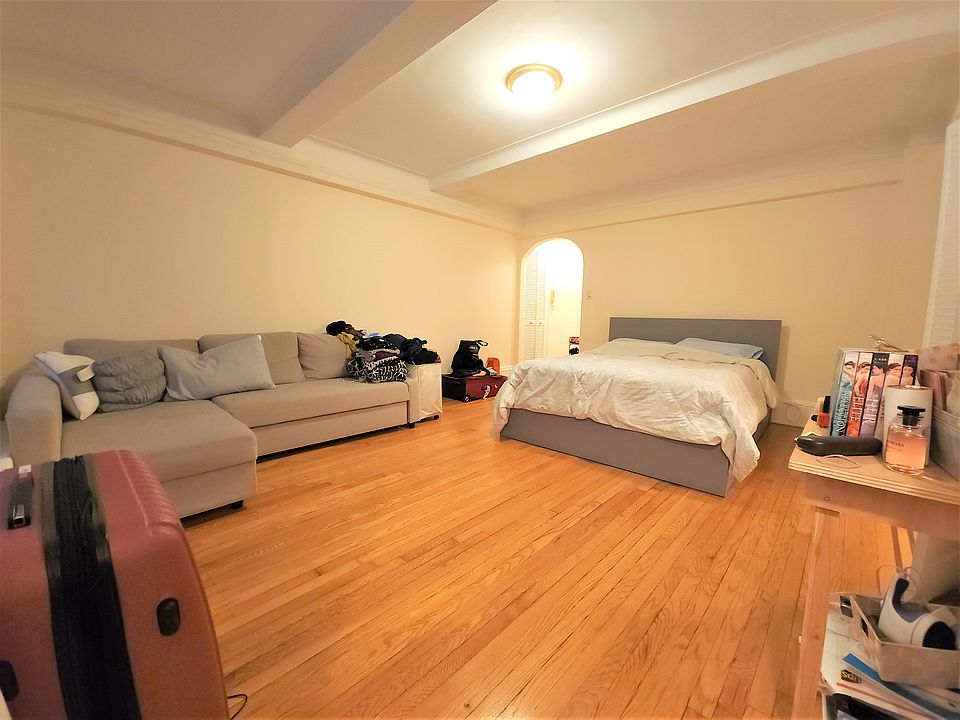 1st image of 310 E 55th St #3DD