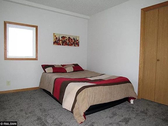 3rd image of 314 Oak Ave SE #B