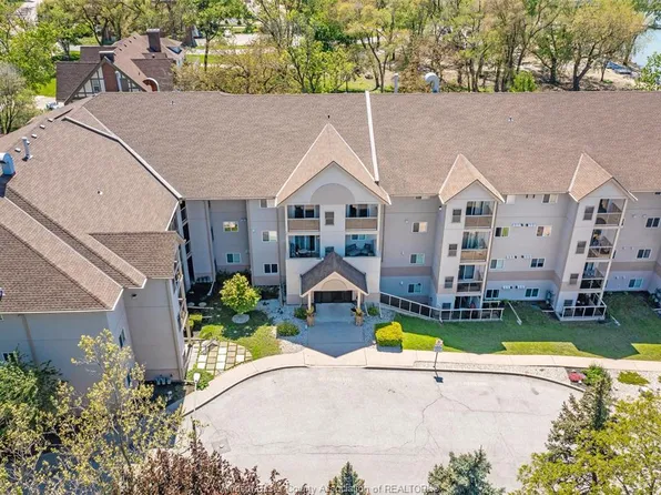 3000 Sandwich St #309, Windsor, ON N9C 4G3