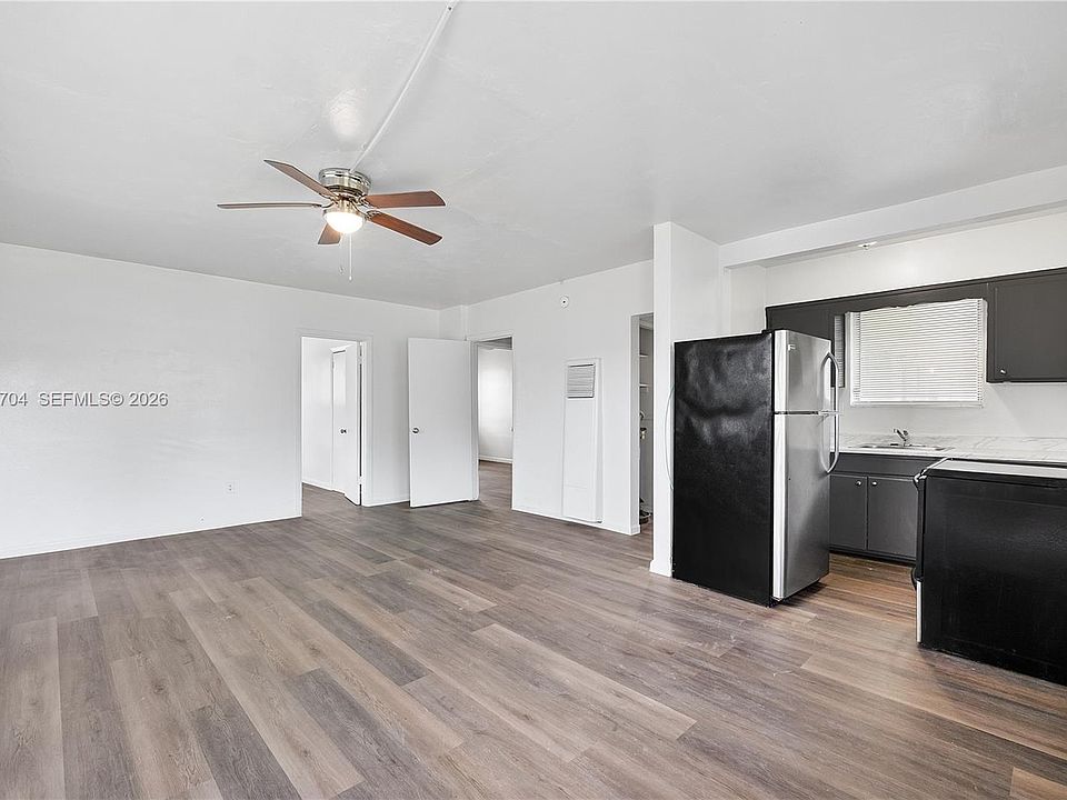 1st image of 515 NE 150th St APT 1