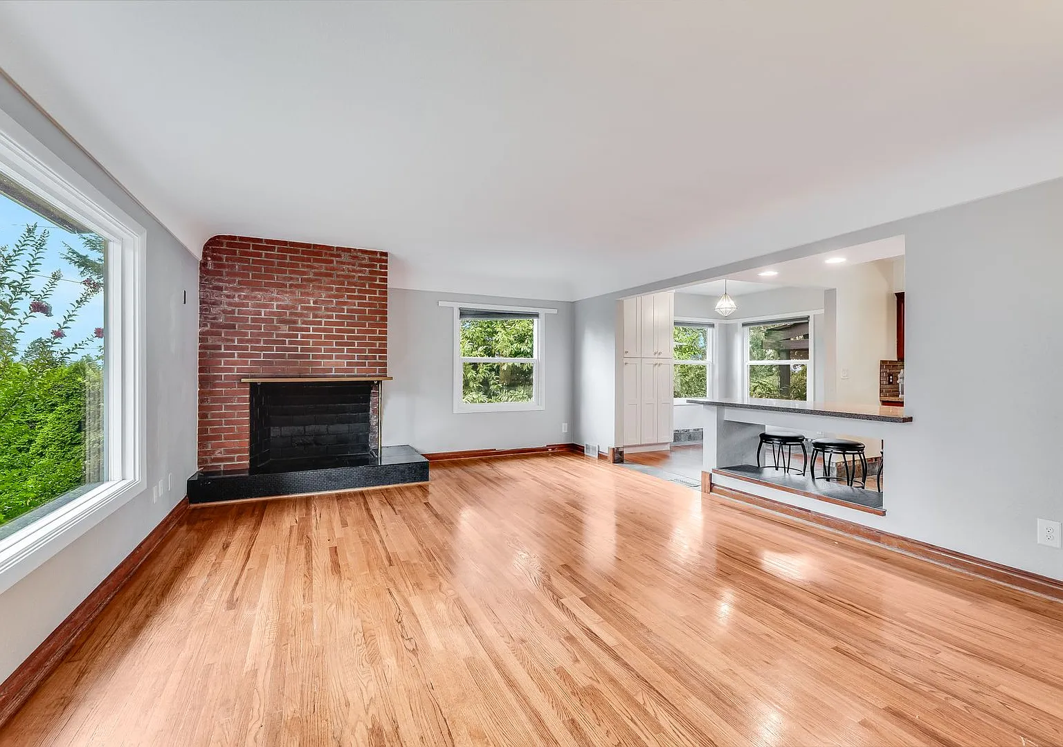 6009 SW Taylors Ferry Rd — Photo 2