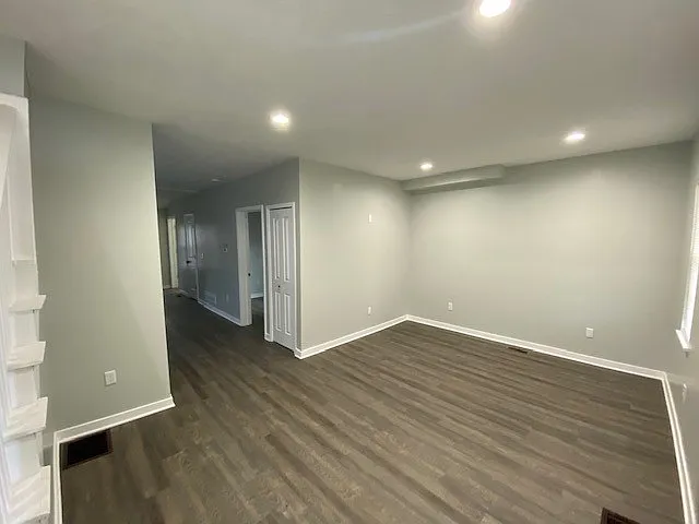 1011 Logan St SE — Photo 5