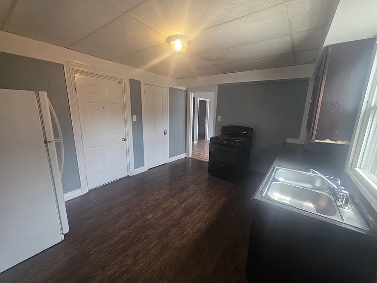 14 Pleasant St #1 — Photo 13