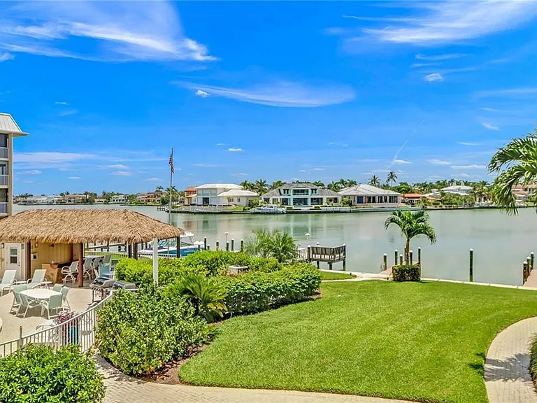 3000 Gulf Shore Blvd N #213 — Photo 3