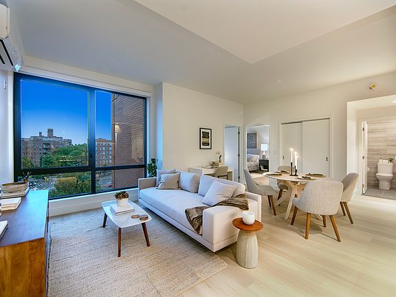 4th image of 69-65 Yellowstone Blvd #719