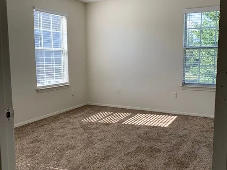 Hamilton at Turman Farms Apartments — Photo 8