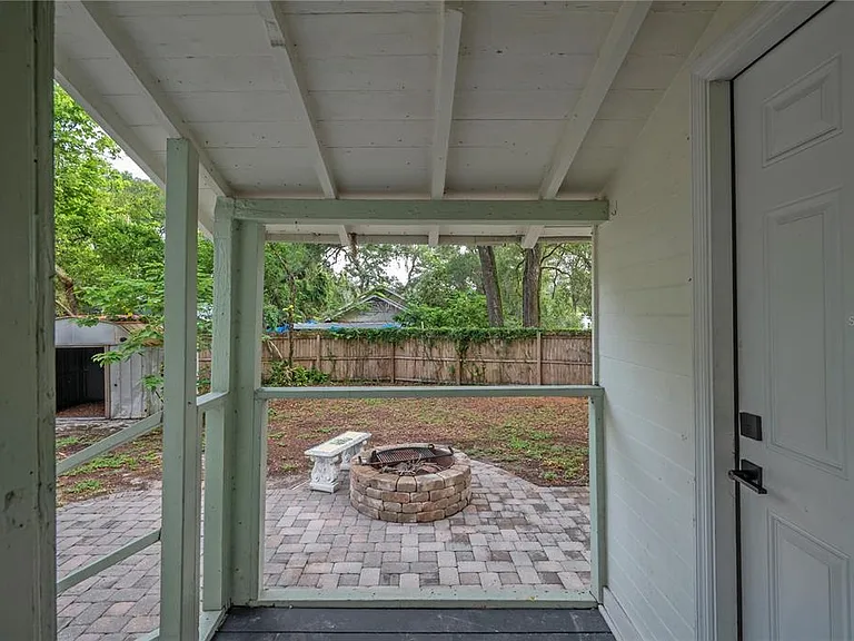 1222 E Curtis St — Photo 22