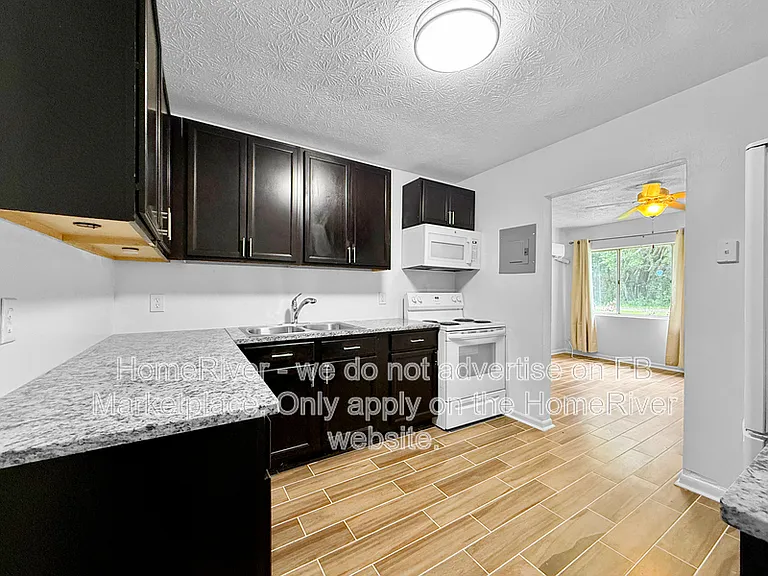 5747 Antoinette Ln — Photo 4