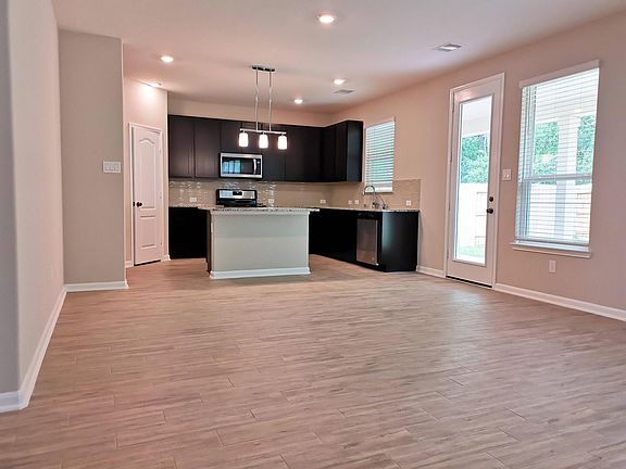 2nd image of 22635 Strathmore Dr