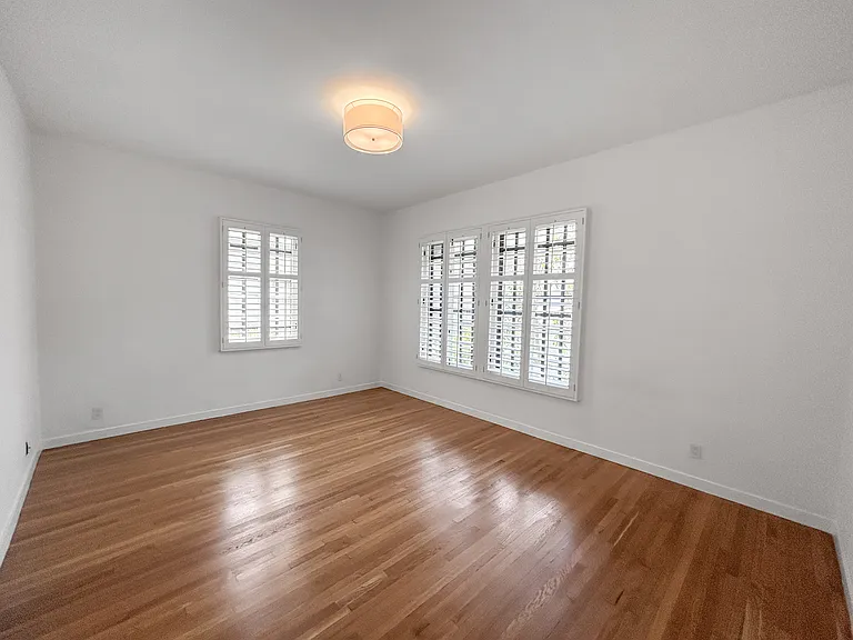 1220 N La Cienega Blvd #F2 — Photo 16