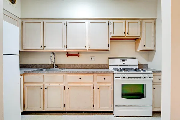 Rented by Compass | media 9