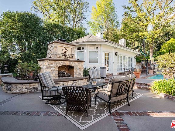 2nd image of 23939 Long Valley Rd