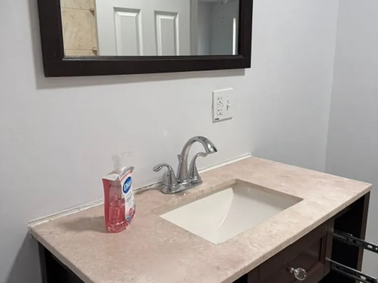 302 Cottonwood Ln — Photo 10