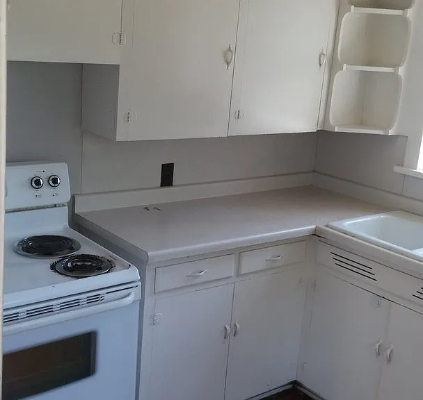 204 1st Ave SW — Photo 21