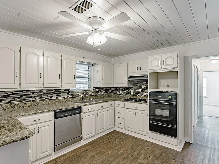 5821 Circular Dr — Photo 27