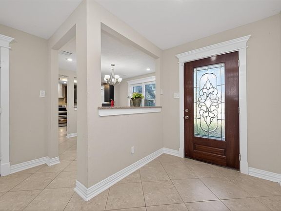 5th image of 13703 Templar Ln