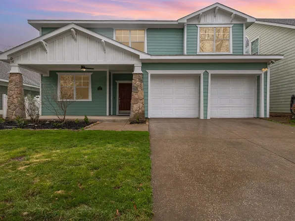 9814 Maple Dr, Aubrey, TX 76227