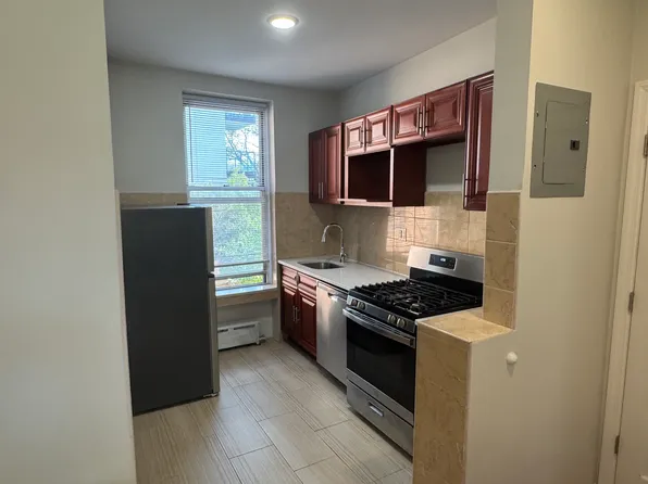 587 Vanderbilt Avenue image 3 of 13