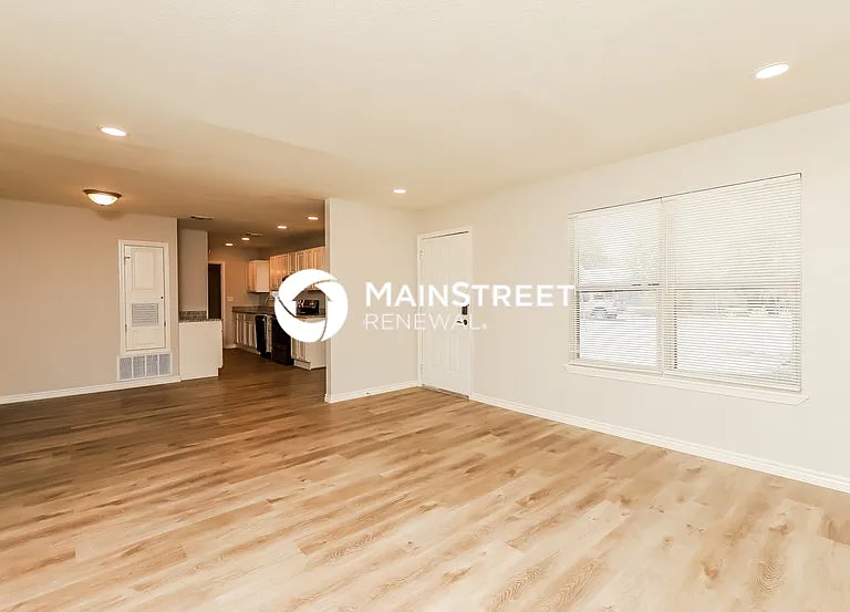 450 Millwood Ln — Photo 5