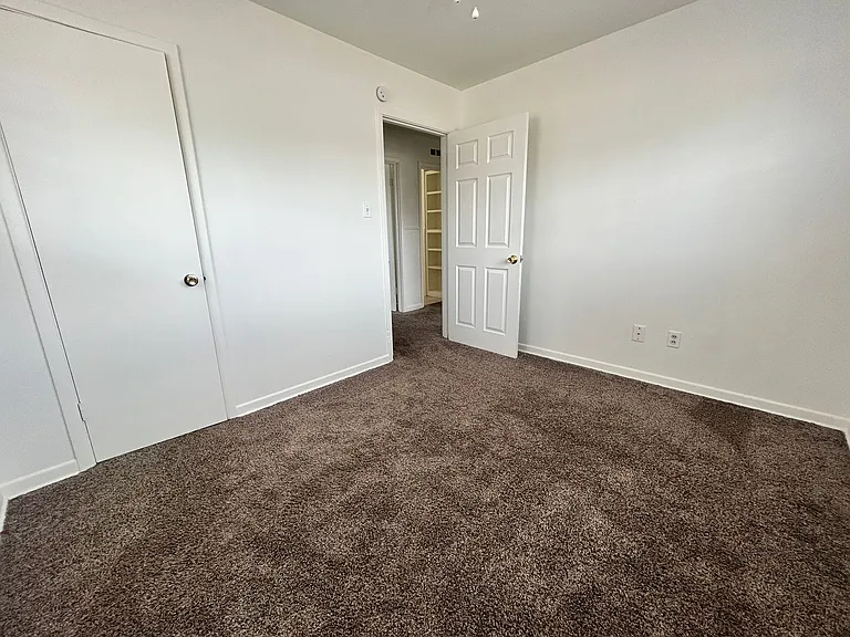3119 Jarvis St — Photo 12