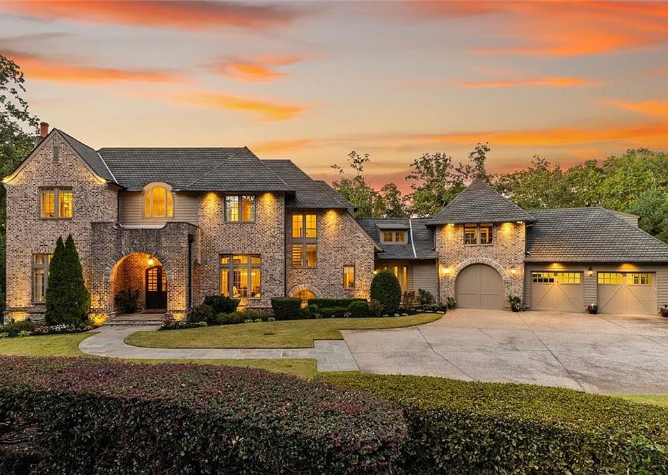 1st image of 475 Heards Ferry Rd