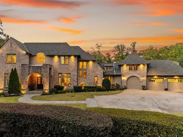 475 Heards Ferry Rd, Sandy Springs, GA 30328