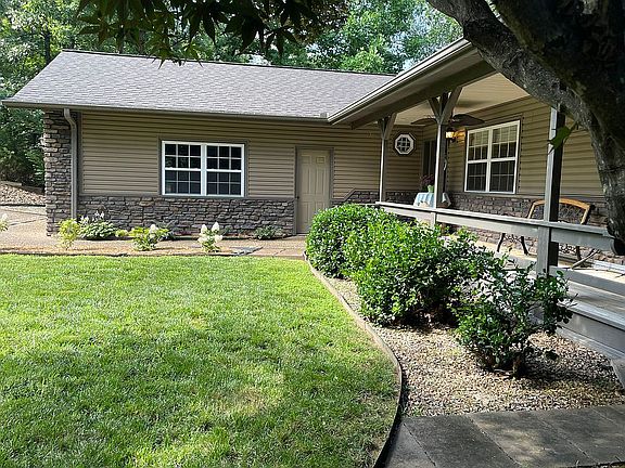 Front Porch/Yard