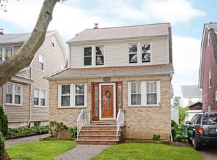 14723 17th Rd, Flushing, NY 11357