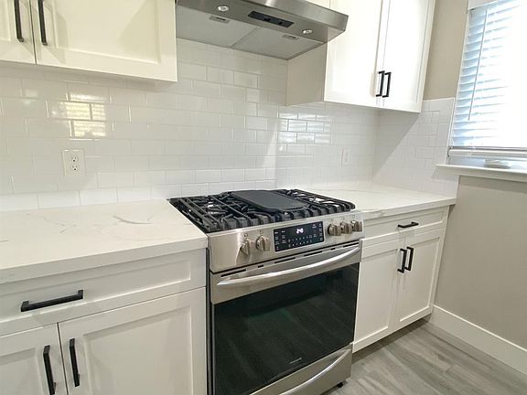 2nd image of 147 Ross St #D
