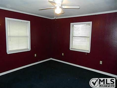 2nd image of 417 E Tarrant St