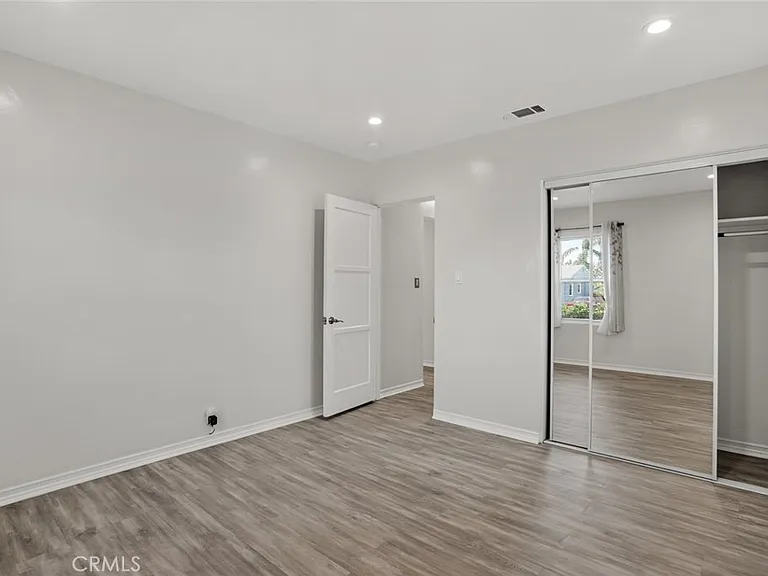 1527 N Avon St — Photo 11