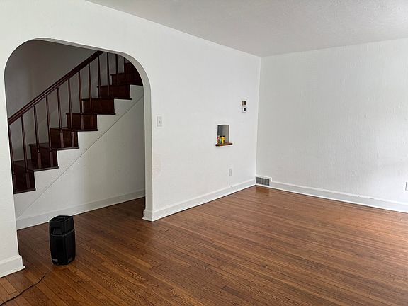 5th image of 227 Prince St