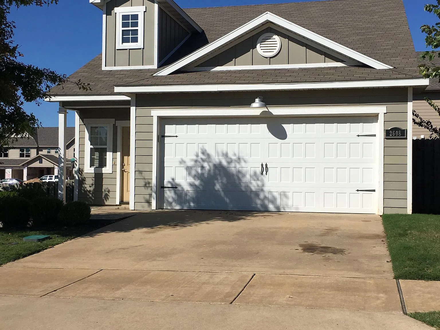 2608 SW Arbor Rd — Photo 2