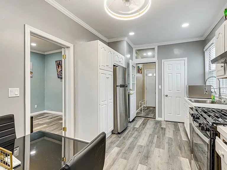 77 Laidlaw Ave #3 — Photo 20