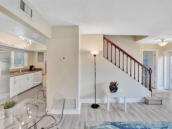 5th image of 3226 NE 12th St APT 11