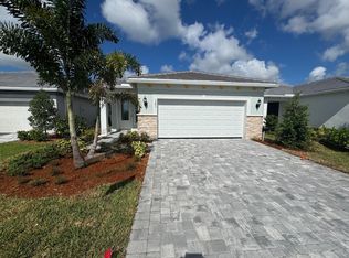 1243 Haven Circle Hallmark #35, Vero Beach, FL 32960