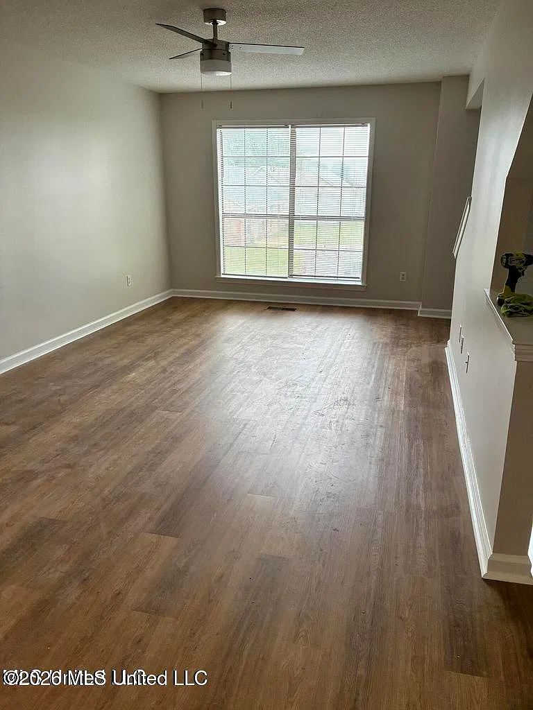 2 bed, 2.5 bath, 1150 sqft, $1,200 — Photo 4
