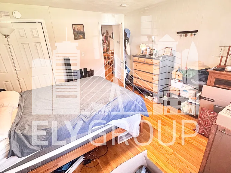 220 Harvard St #1 — Photo 4