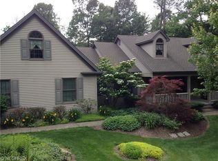 5543 Walnut Grove Cir, Struthers, OH 44471