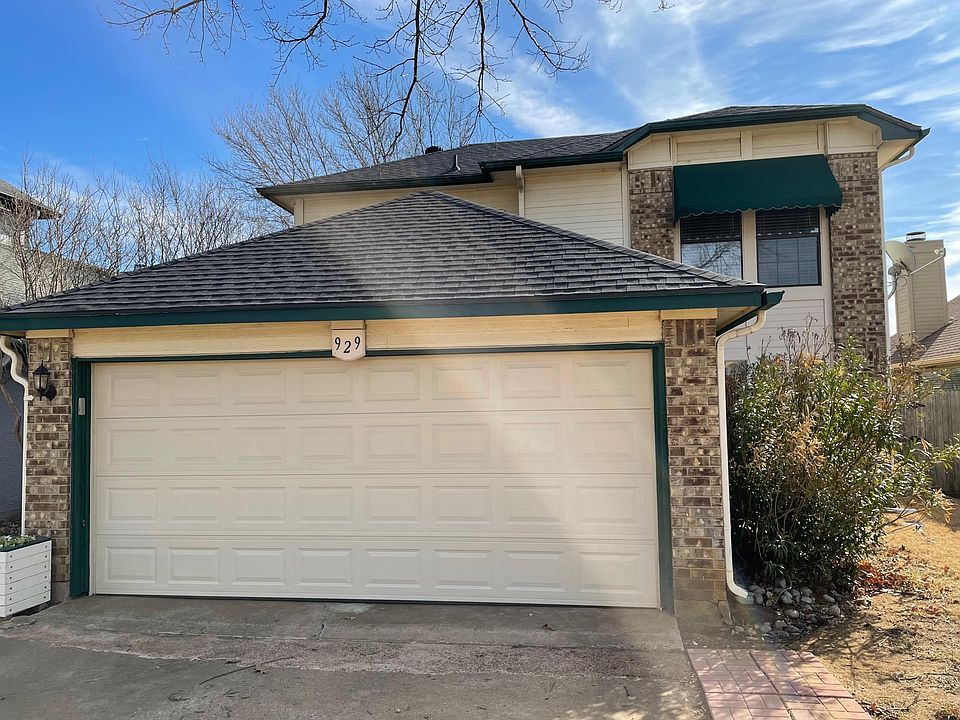 1st image of 929 Boxwood Dr