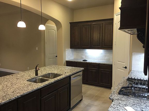 3rd image of 4923 Texoma Dr