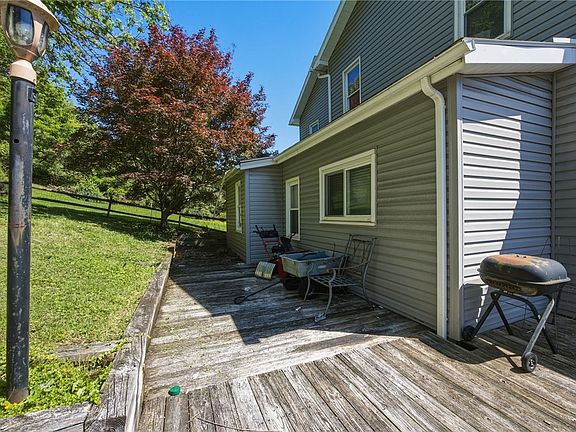 4th image of 3988 Jordan St
