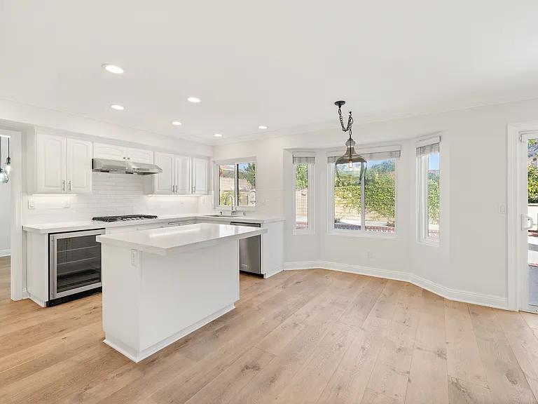 5442 Alfonso Dr — Photo 8