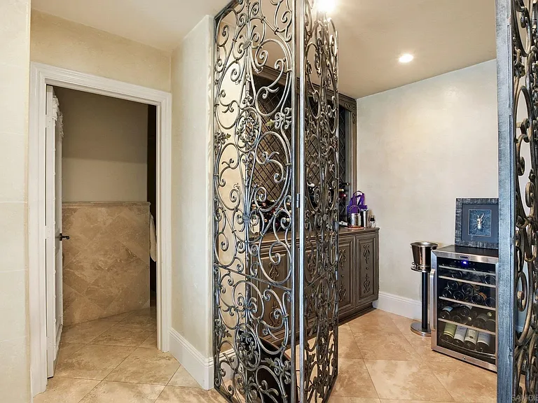 1011 Avenida Amantea — Photo 11