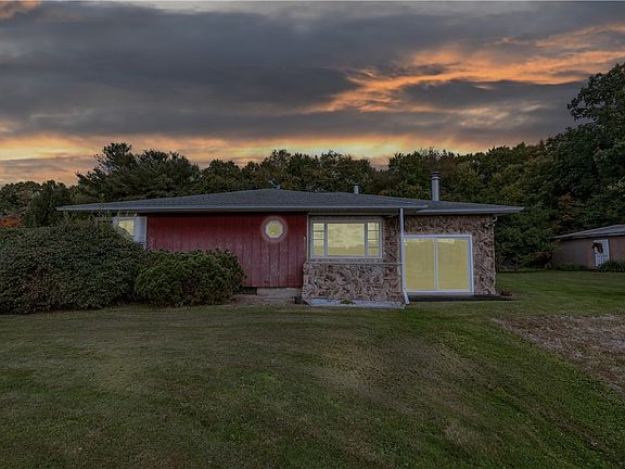 5th image of 215 Lake Wilhelm Rd
