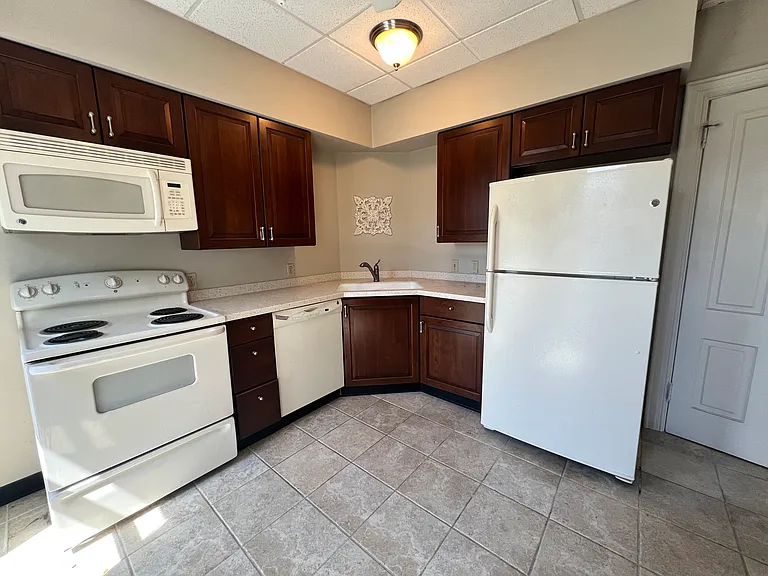1924 Market St #3 — Photo 10