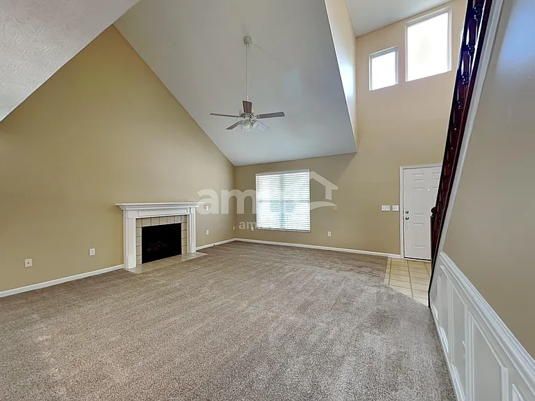 4207 N Yorkshire Sq — Photo 6
